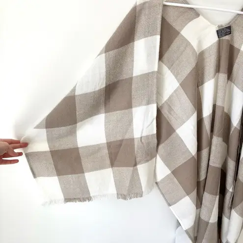 Buffalo Check Plaid Square Print Poncho Wrap Sweater Frayed Oversized Cozy Warm Brown Size undefined