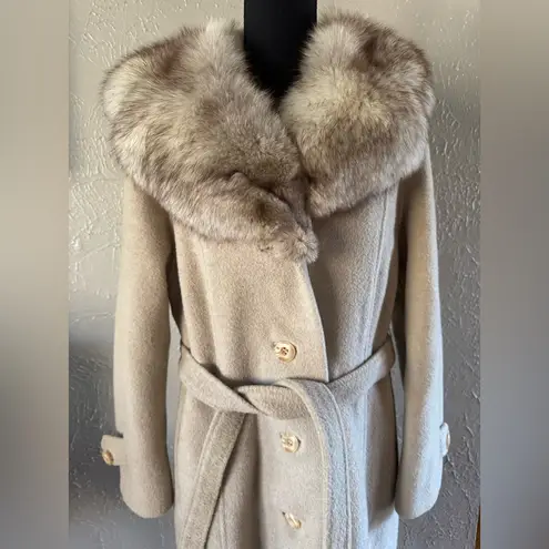 Winter Coat Wool Cashmere Orig Ret. $3000 (1980)
Vintage De Mar’s Tan Size M