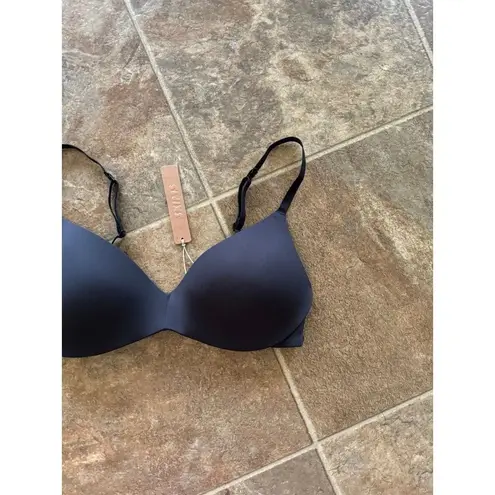 SKIMS Wireless Form Push up Bra Onyx Size 32C
