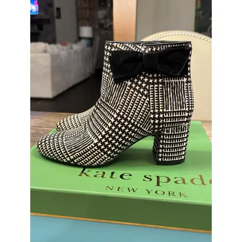 Kate Spade New York BLACK/WHITE Women's Holly Boots Size 7.5 Bow Houndstooth