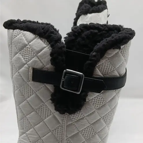 Trotters Blizzard III Women Boots Size 6.5 Faux Leather Quilted Western Gorpcore White