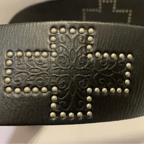 Women’s Enmon Black Leather Tooled Cross Medium Belt. 2733