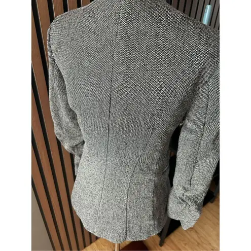 H&M  gray blazer form fitting size 4 work attire work blazer - Image 4