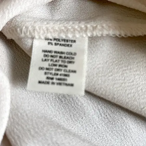 Monteau  scalloped sleeveless romper