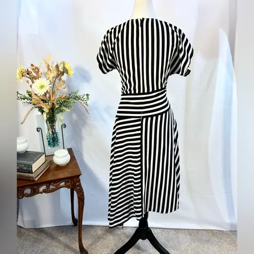 Karl Lagerfeld Paris Black White Striped Asymmetrical Fit Flare Dress Sz 4 💛