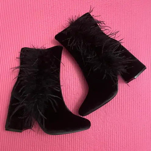 Olivia Miller NWT Black Feather Bushwick Ankle Boots