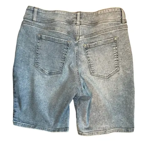 Lane Bryant  Women Jean Shorts Light Wash Longer Length Size 18 Blue Denim Staple