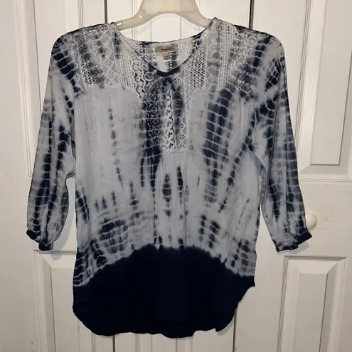 Dress Barn  Blue White Wash Tie Dye Quarter Sleeve Lightweight Blouse Casual XL