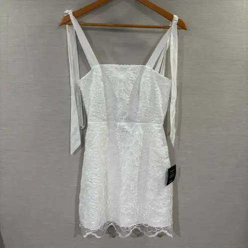 NWT Lulu's Lovable Aesthetic White Embroidered Tie