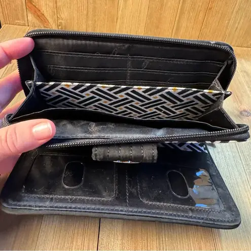 Vera Bradley  Black Quilted Clutch Wallet‎ 7.5x5x1 Zip Around Section