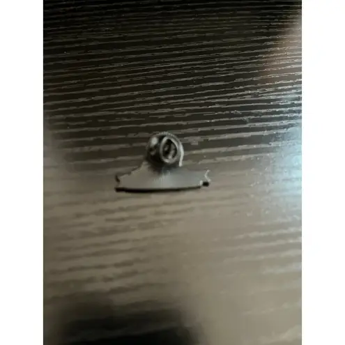 Enamel Pin mean girls she doesn’t even go here