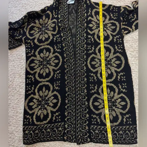Distinctly Different Vintage Elegant Black and Gold Women's Sweater Size 47