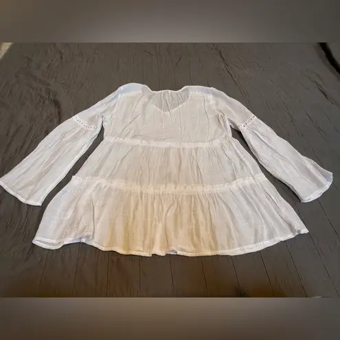 Melissa Paige White Flowy Blouse