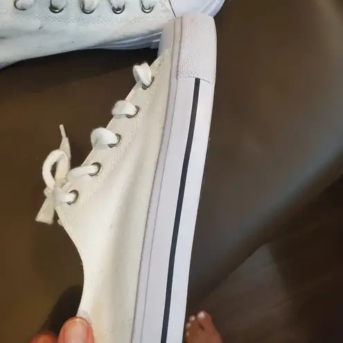 Faded Glory White sneakers size 7 new never worn