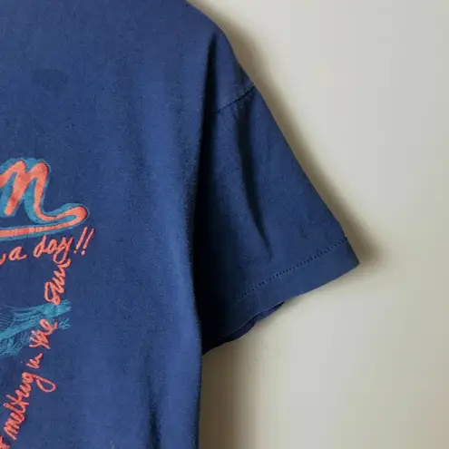 On Vacation T Shirt 80s Distressed Vintage Blue Large L USA Travel Leisure Solid