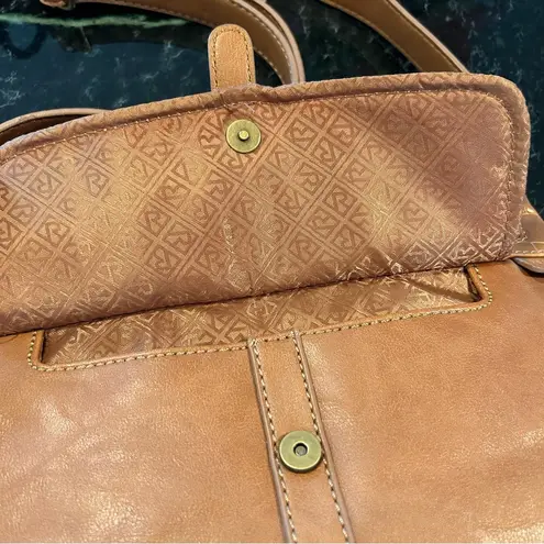 Relic Faux Leather Crocodile Pattern Crossbody Shoulder Bag Purse Light Brown