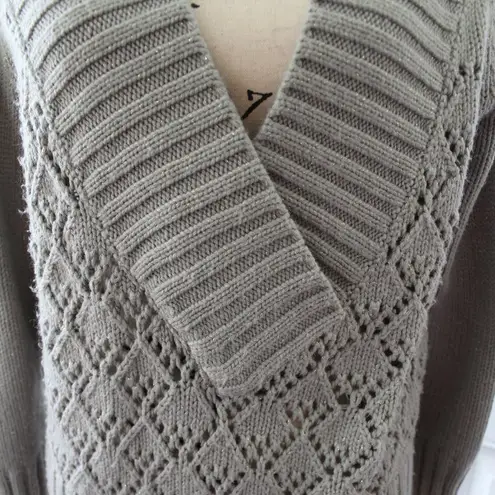 Nine & Co. 🔥Nine West LS V Neck Sweater Glitter