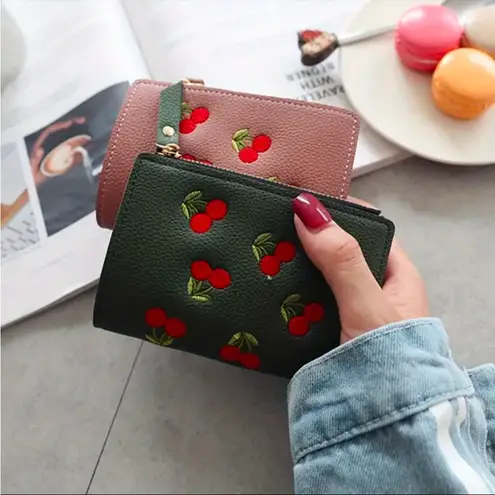 Black Cherry Print Small Wallet Card Holder Coin Purse NWT Red