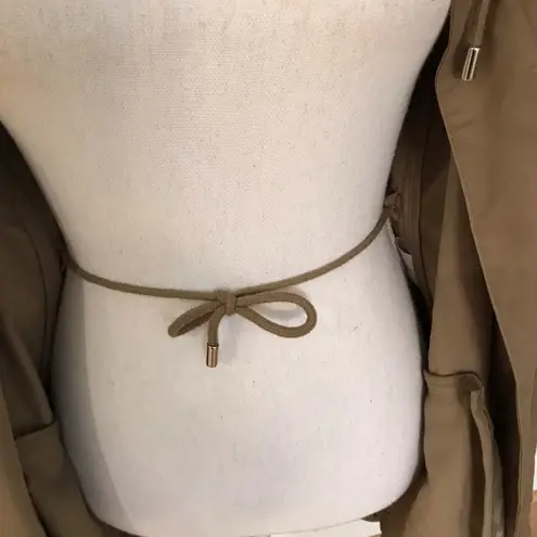 Romeo + Juliet Couture Romeo and Juliet side zip hooded utility jacket.