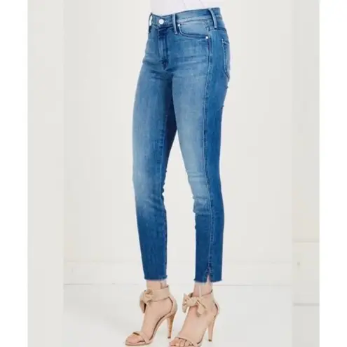 MOTHER Vamp Fray Jeans In Crack The Whip Wash Women’s Size 26 Preppy Classic Blue