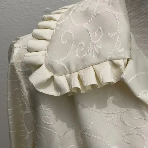 Vintage Ariel Late 80's Ivory Robe/House Coat with Scroll Pattern Size M