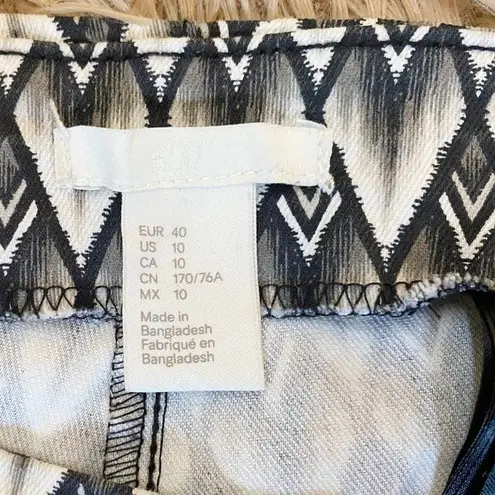H&M High Waisted Ankle Crop Pants Side Zip Abstract Print Grey Stretch SZ 10 Black