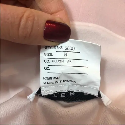 After Six 6800 Cuffed Off-the-Shoulder maxi
Gown Medium.