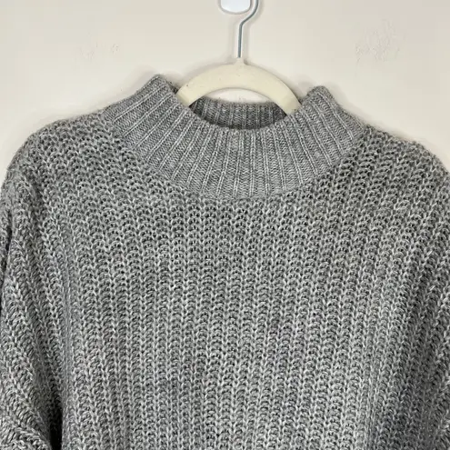 H&M  Loose Knit Mockneck Cropped Long Sleeve Gray Sweater Size Medium