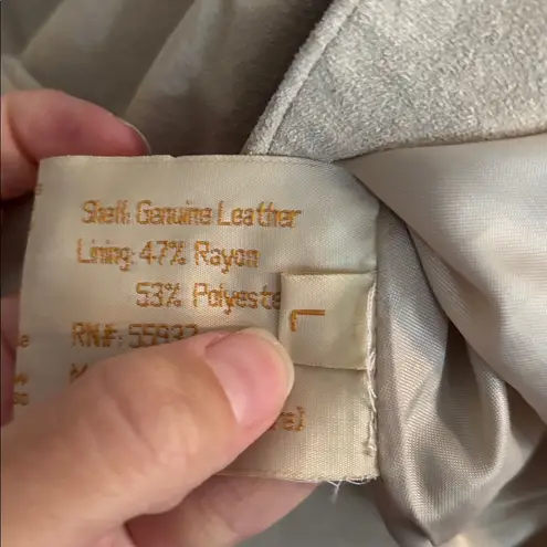 Newport Harbor Tan Leather Button