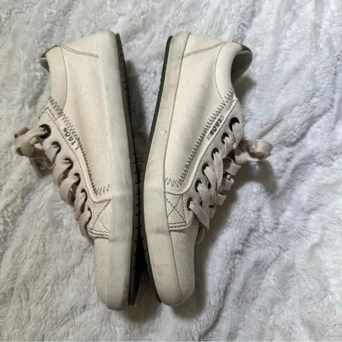 Taos Size 7.5 White Star Burst Sneaker Comfort Casual Neutral Minimalist Tourist