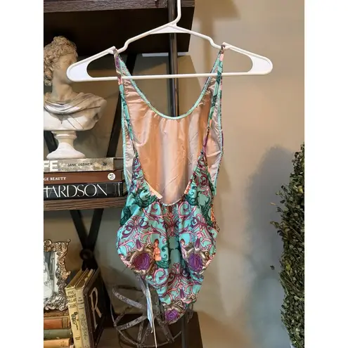 Adriana Degreas Le Sirenuse Side