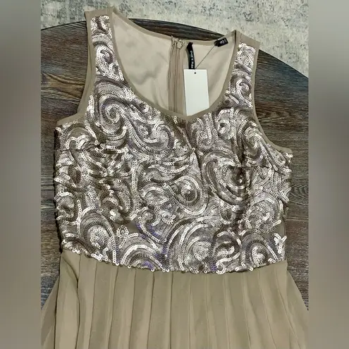 Doe & Rae Boutique Gold Sequin Beaded Sleeveless Cocktail Dress - Small - NWT