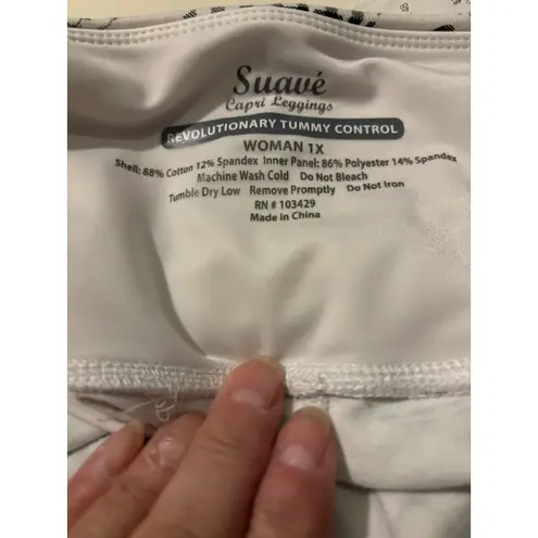 Suave Capri Leggings Woman 1X Revolutionary Tummy Control Black White floral