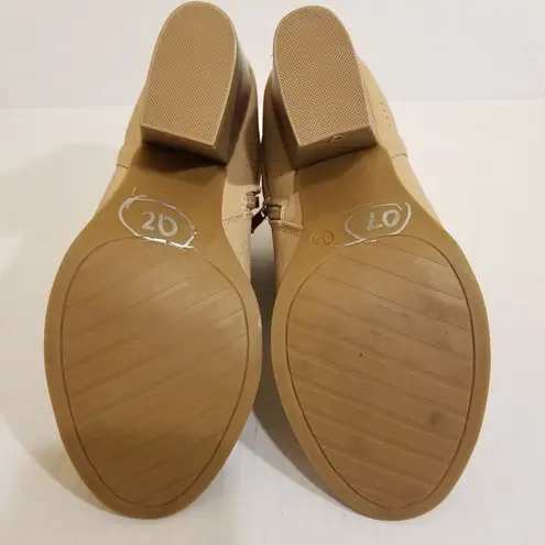 Bella Marie Block Heel Tan Peek Toe Ankle Boot Zip Up Buckle Bikers Stack 8.5