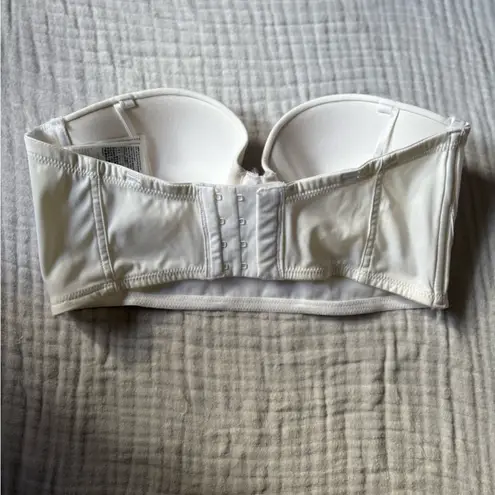 Elegant White Strapless Bra Size undefined