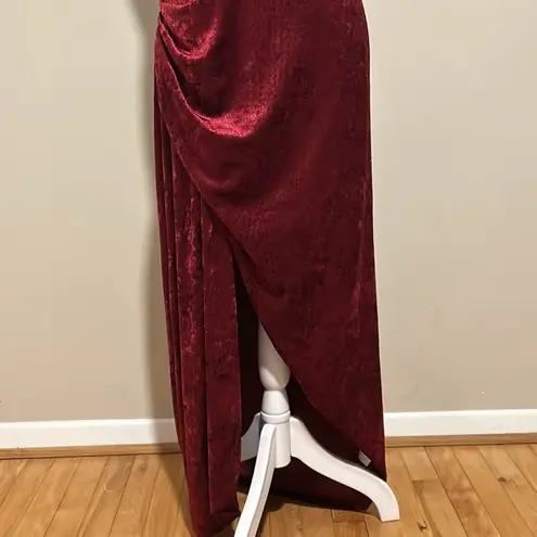 Saylor Cyndey Velvet Snake Midi Slit Dress in Wine Red NWT Size Large