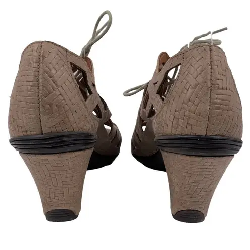 Gentle Souls OKEY DOKEY Taupe Lace-Up Gladiator Mid Heel Sandals Size 8 M