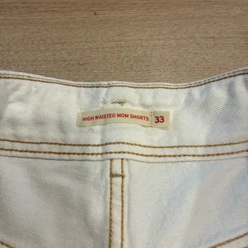 Levi's NWT Levi’s Women’s High Waisted Mom Shorts White Denim Size 33