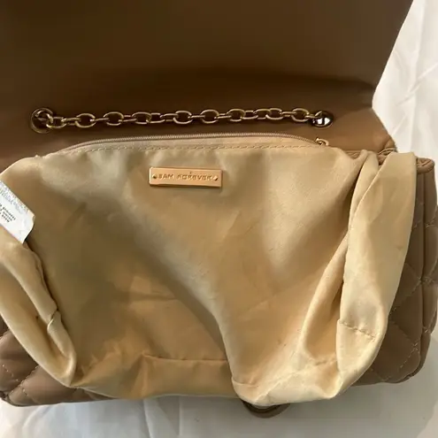 3Am forever tan quilted crossbody bag clean inside & out 1 inside zip pocket EUC
