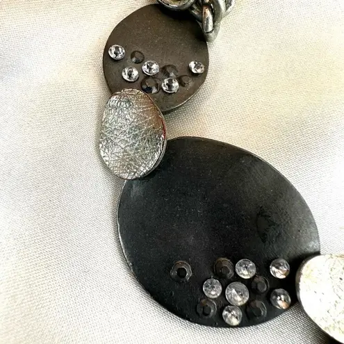 Grey modern circle statement necklace Gray