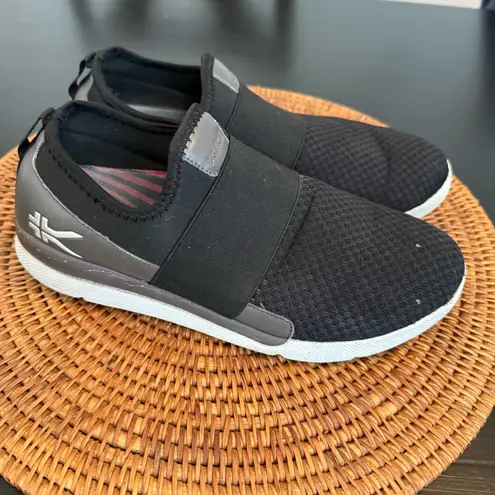 Kuru sneakers women’s size 10 Black