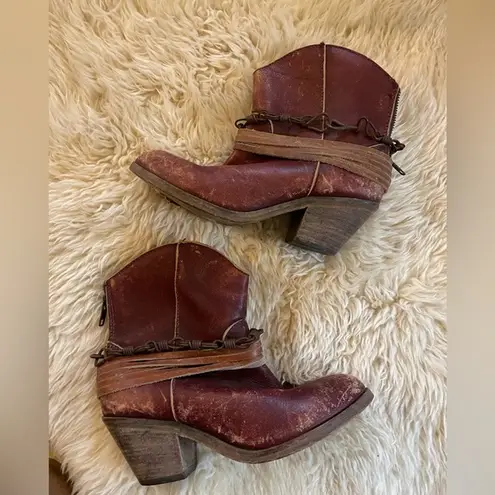 Corral Indie spirit by boots wine rosebud distressed western ankle boots Sz 7.5