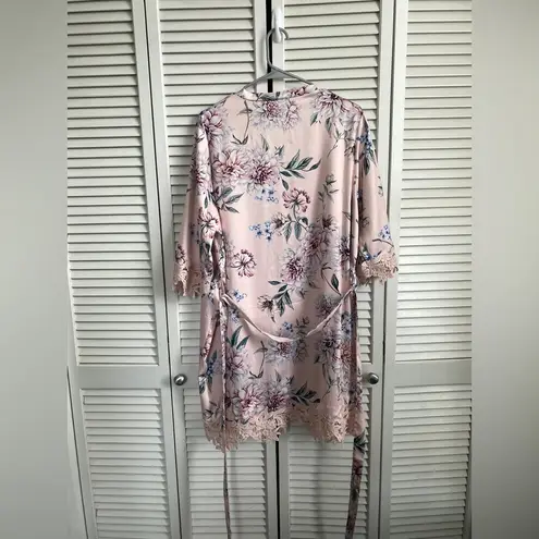 Le Rose Floral Robe Pink Embroidered Medium/Large Size undefined