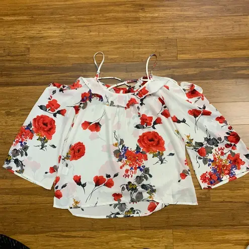 Skies Are Blue Top Womens Medium White Floral Cold Shoulder Ruffle Detail Blouse