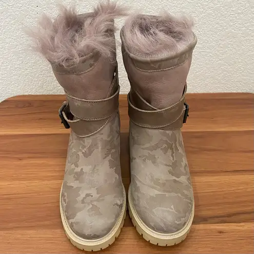 ROSS & SNOW “Emilina” Weatherproof Shearling Camo Moto Ankle Boots Size 6