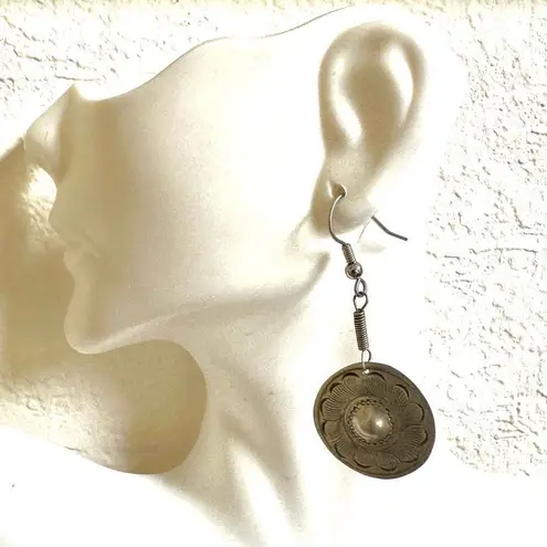 Silver tone round disc drop earrings