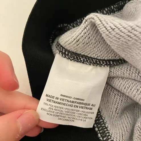 Nike NWOT | ‎ women’s gray loose cropped lounge sweatpants — small