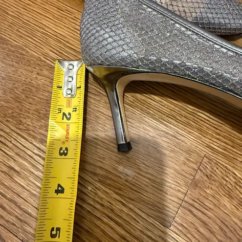 Nina NY Women’s STEEL/LIGHT GUNMETAL MESH LOW-HEEL CLASSIC
DRESSY PUMP size 8M