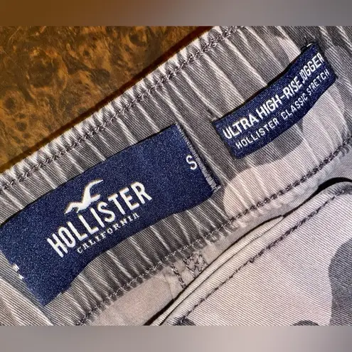 Hollister  Ultra High Rise Jogger Pants in Grey Camo - size small