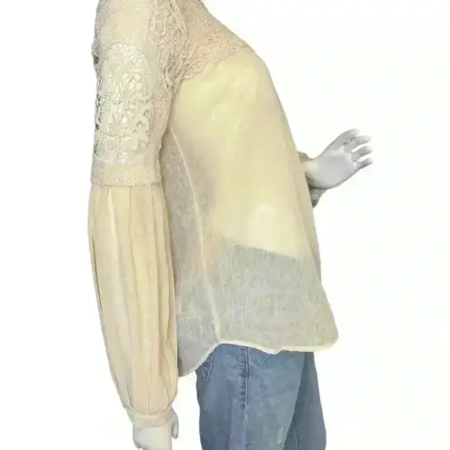 Altar'd State  women's size S White Crochet Long Sleeve Top.  D38